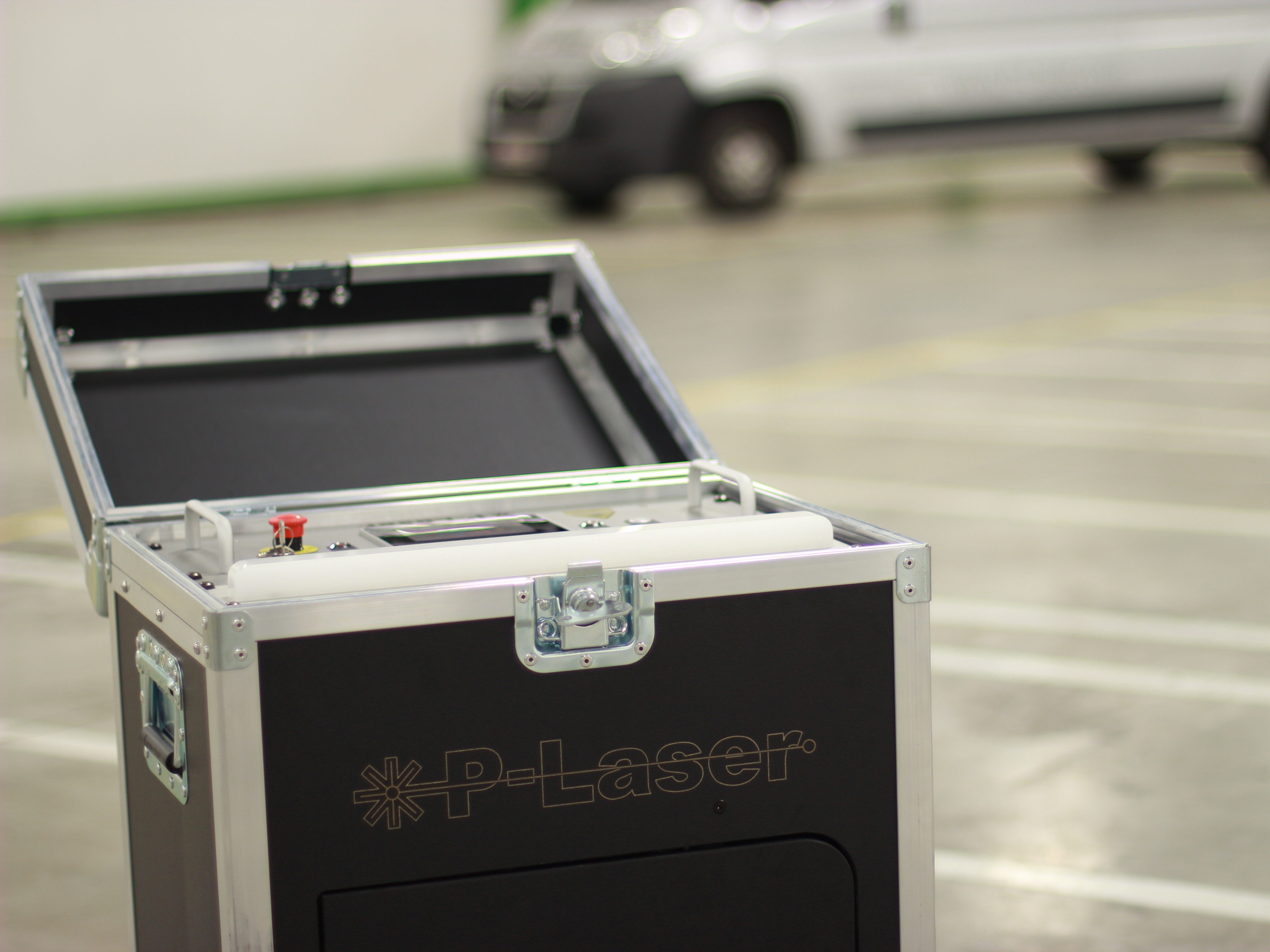 P-Laser Low Power laser cleaning unit in flight case
